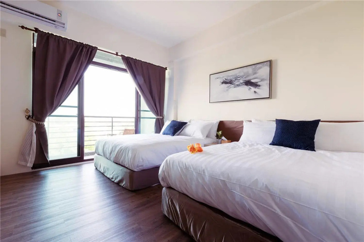 Room 3 of 7