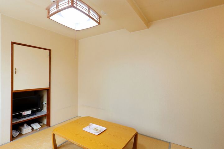 Room 26 of 64