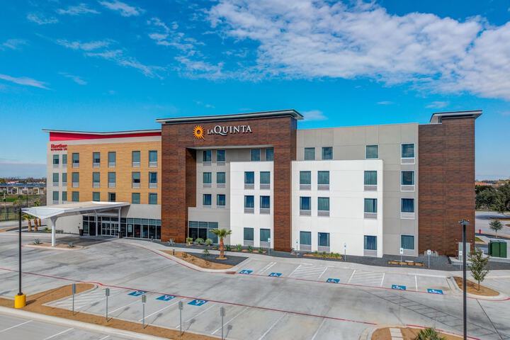 La Quinta Inn &  Suites by Wyndham Eagle Pass in Eagle Pass, TX