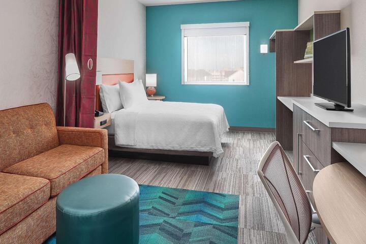 1 Queen Hearing Accessible Studio Suite (6 of 8)