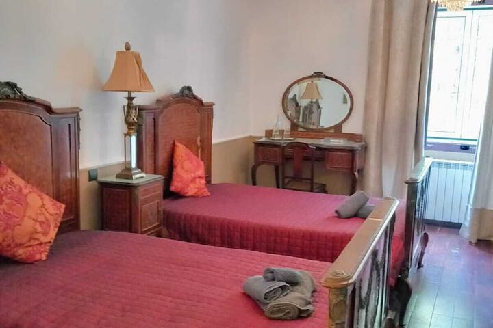 Room 8 of 48