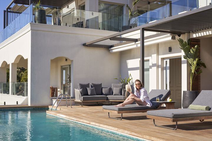 Pool 106 of 205