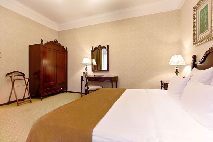 Room 28 of 75