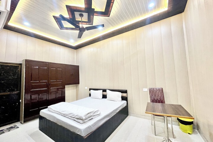 Room 10 of 39