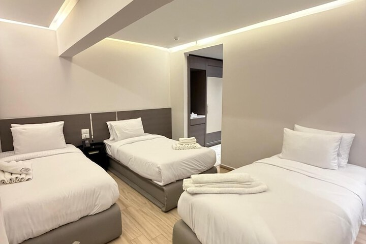 Room 12 of 21