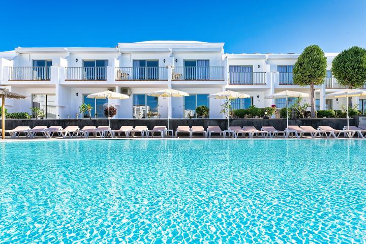 Pool Hotel