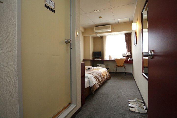 Room 7 of 40