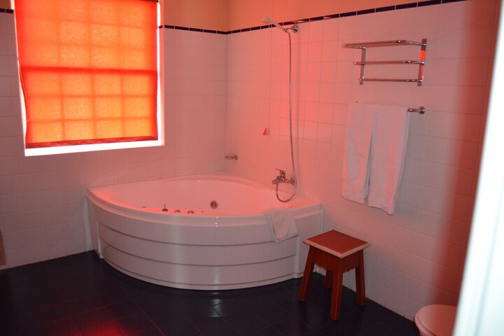 Room 29 of 76