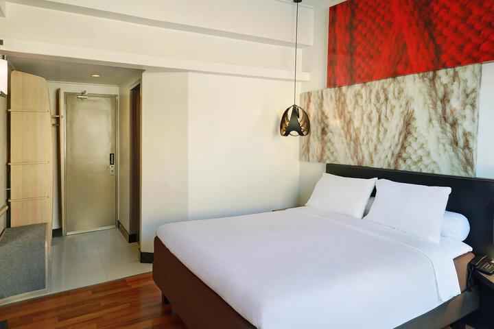 Room 43 of 66
