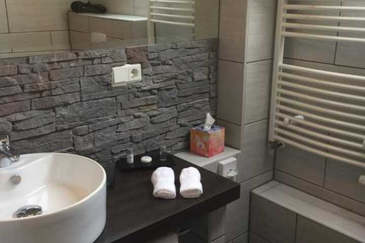 Room 16 of 23