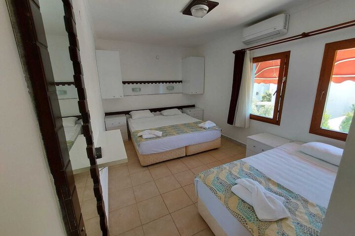 Room 5 of 13