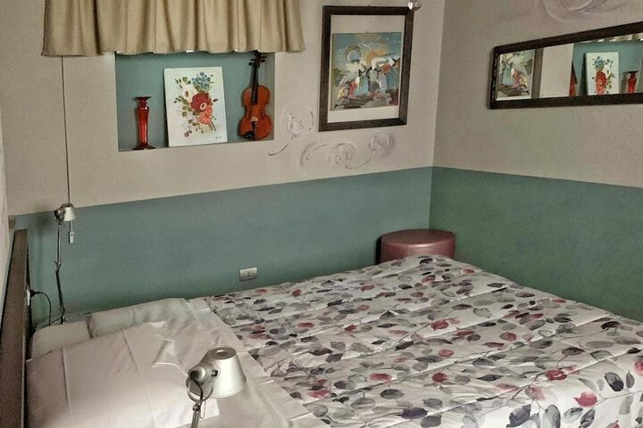 Room 14 of 27