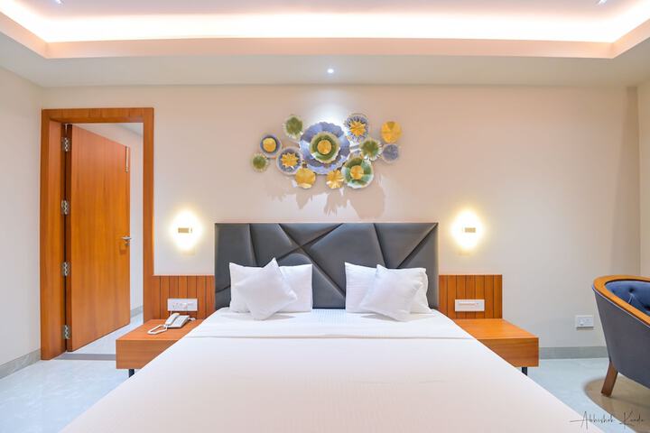 Room 5 of 24