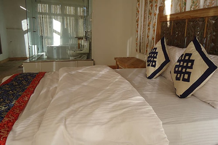 Room 29 of 35
