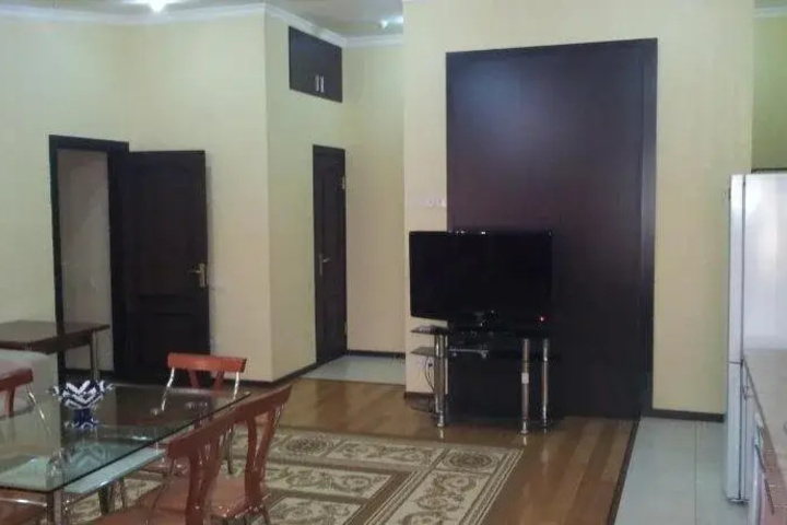 Room 6 of 27