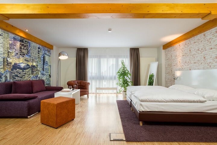 Room 17 of 53