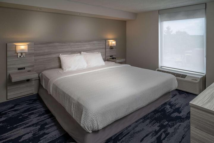 Suite 1 King Bed Sofa Microwave and Refrigerator Full Breakfast (24 of 25)