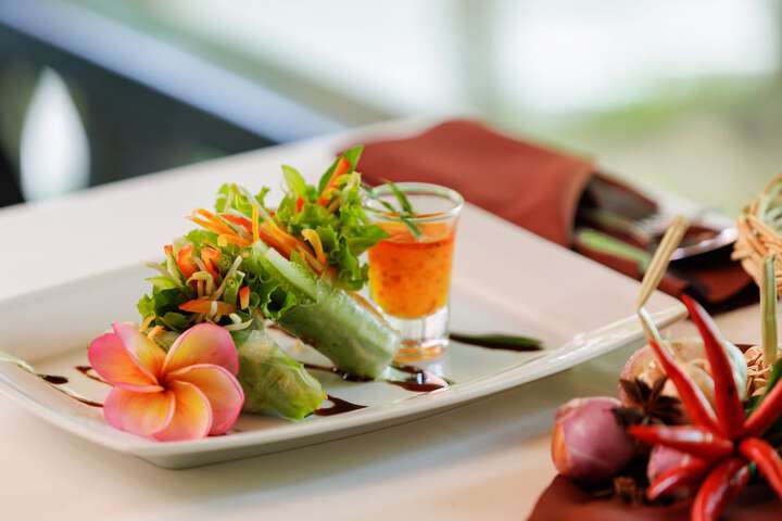 Dining 38 of 64