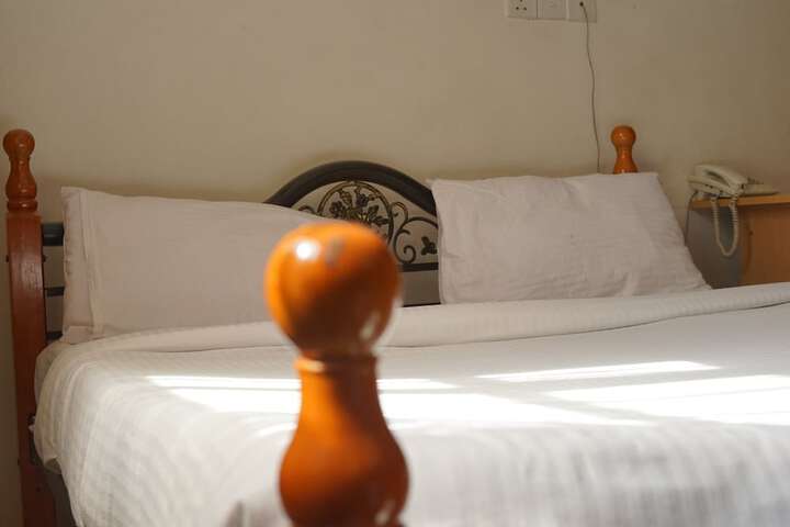 Room 3 of 32