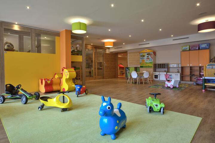 Childrens Activities 56 of 77