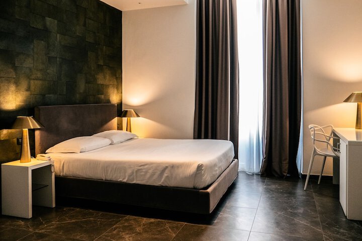 Room 14 of 42