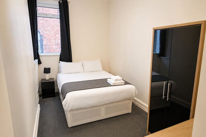 Room 25 of 48