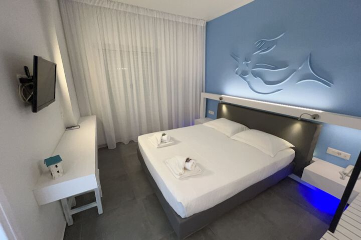 Room 49 of 172