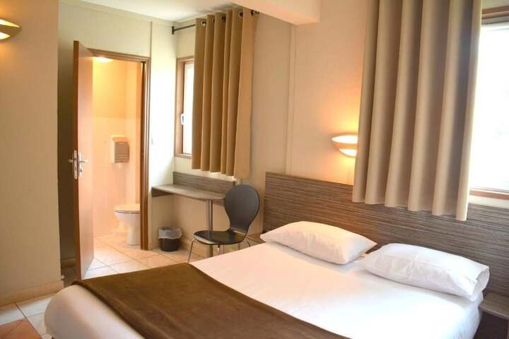 Room 2 of 20