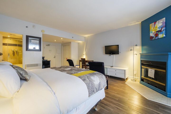 Room 43 of 69