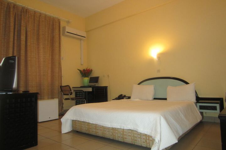 Room 9 of 41