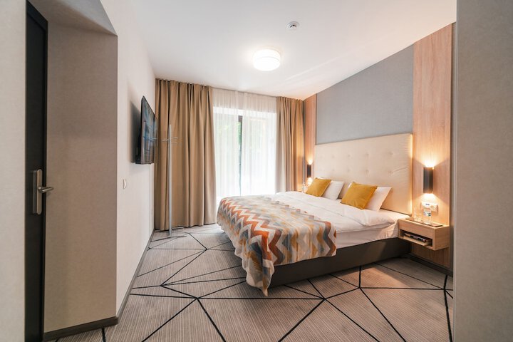 Room 7 of 38