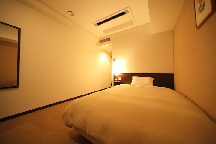 Room 18 of 43