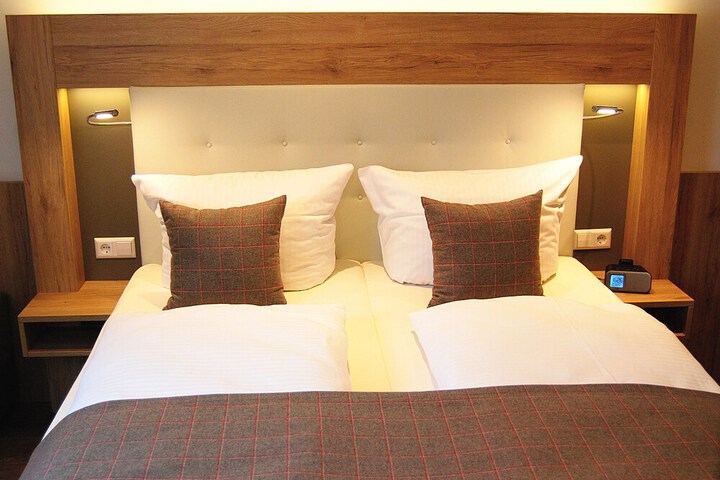 Room 8 of 50