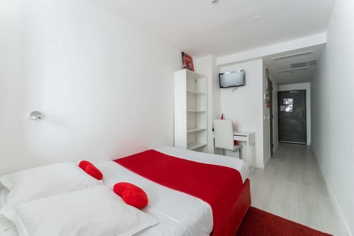 Room 17 of 52