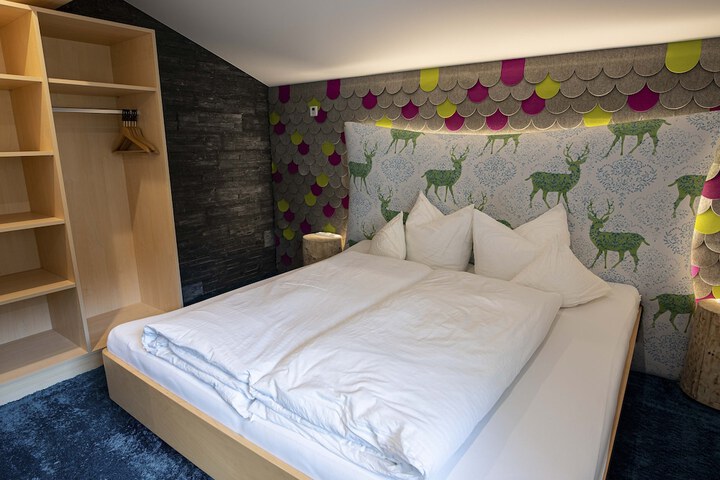 Room 15 of 149