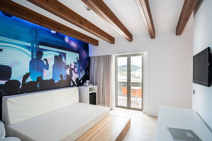 Room 20 of 62