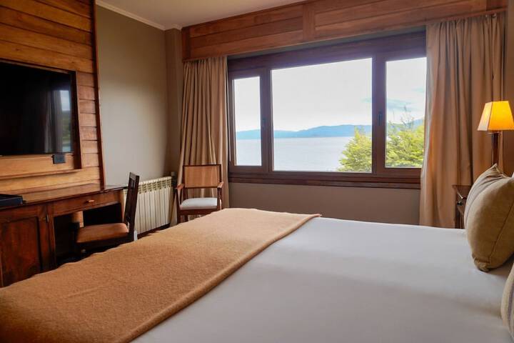 Room 32 of 100