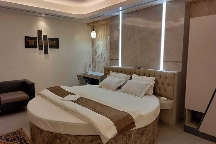 Room 5 of 7