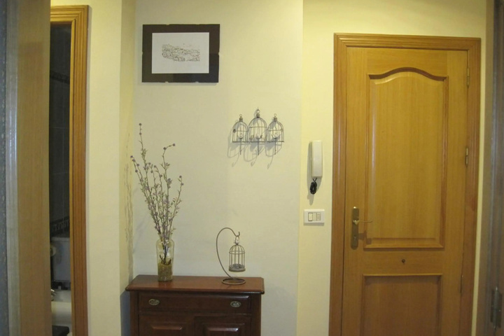 Room 9 of 13