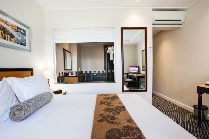 Room 14 of 35