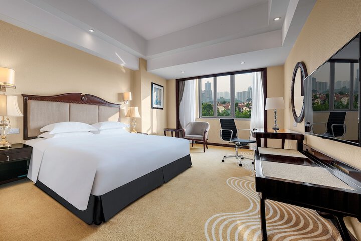 Room 10 of 29