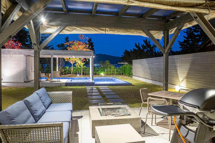 MEZZO ALL SUITE VILLAS