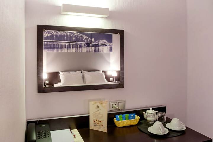 Room 6 of 65
