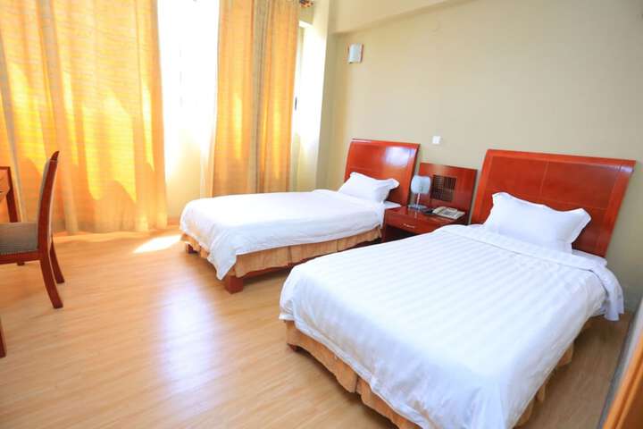 Room 6 of 24