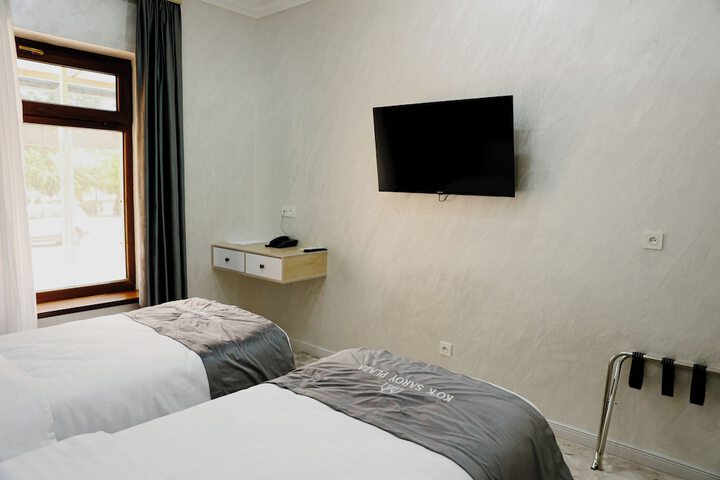 Room 16 of 35