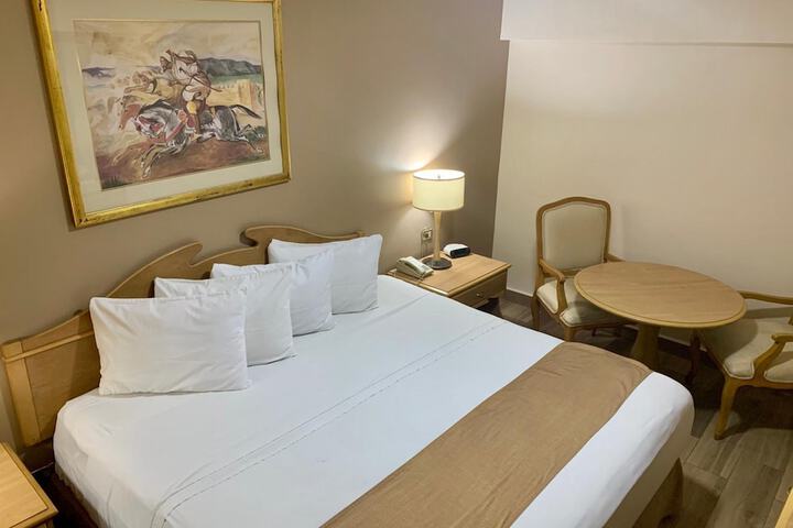 Room 12 of 30