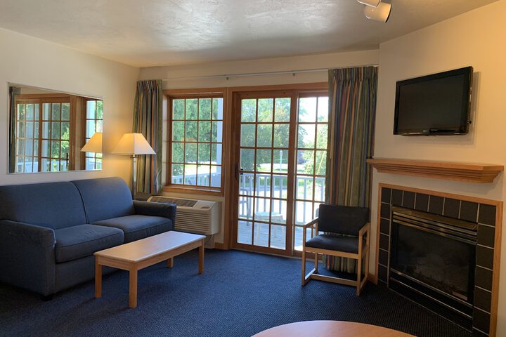 Room 4 of 14