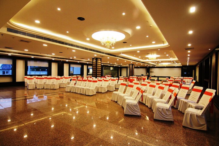 Ballroom/Hall 33 of 59