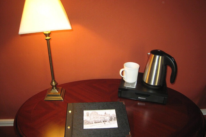 Room 6 of 65
