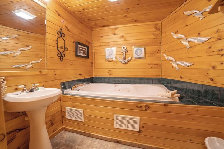 Hot Tub 109 of 117